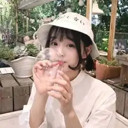  这个女孩叫什么,有没有更多照片哈