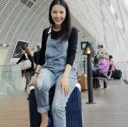  穿背带裤很美的女星,郑爽只排第三名