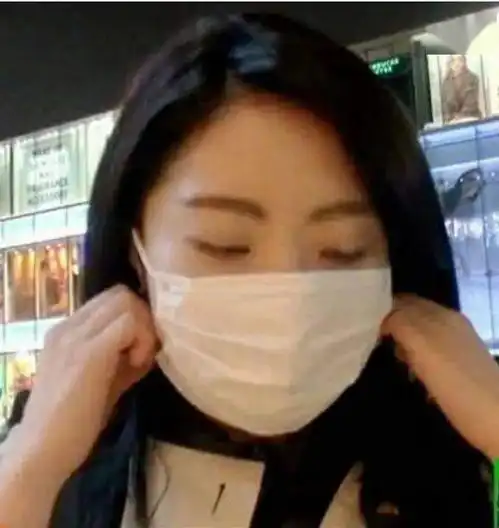  女生戴口罩前vs脱口罩后的颜值差距我的妈啊