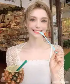  神仙颜值乌克兰模特天使面孔魔鬼身材,五官精致像真人芭比