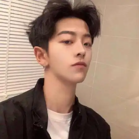  有个性的微信头像男,习惯世态炎凉变得颓废了