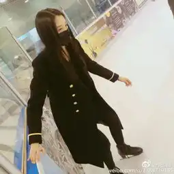  长假最后一天关晓彤拿下了鹿晗,微博瘫痪,这个暴击可以说很甜蜜了