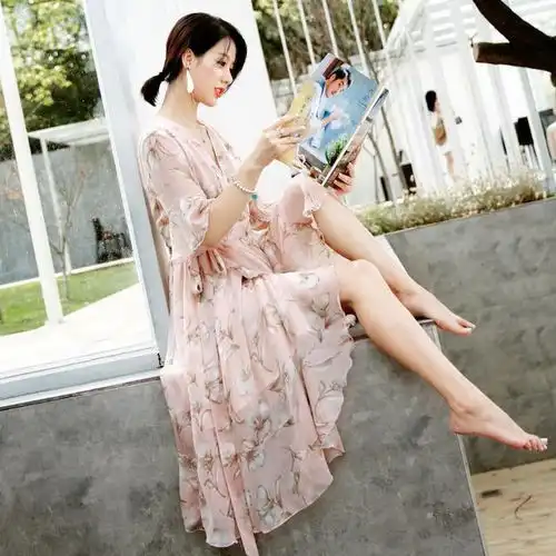  爱上粉色调季节染上连衣裙,犹如仙女下凡,清新脱俗