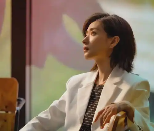  玫瑰的故事三大美人万茜贵气,朱珠飒爽,还有一个最像玫瑰