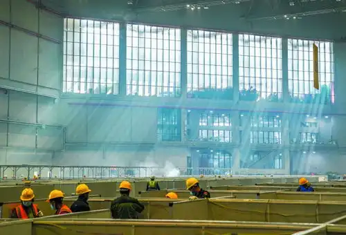  上海超常规加速改建方舱医院