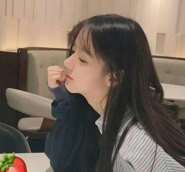  全网超火甜美女生头像治愈