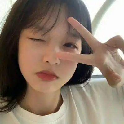 女生头像ins质感干净学