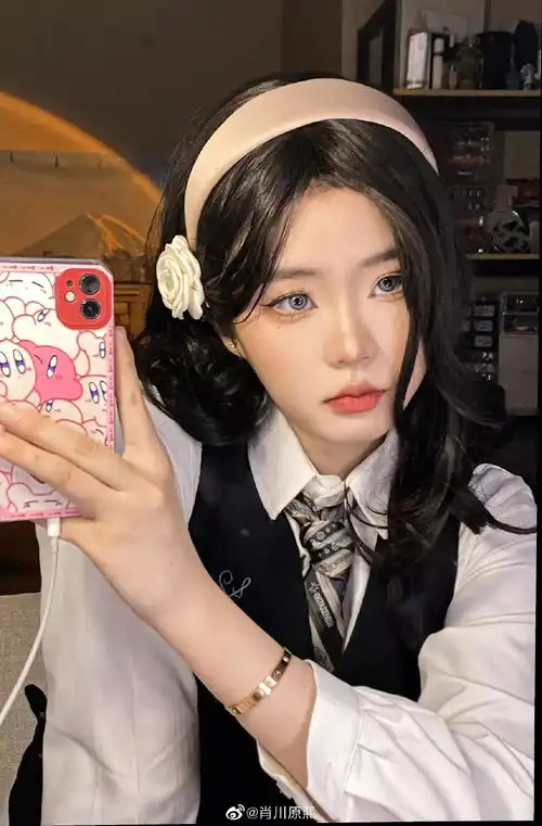  从呆瓜素颜到美漫小野猫,堪称徒手整形的抖音换头博主