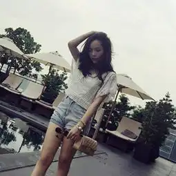  百搭不挑人蕾丝衫凸显俏皮甜美淑女范