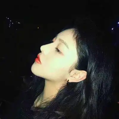  2019最新个性微信头像女,冷酷的表情提升了整体气质