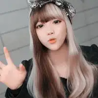  俏皮女生qq头像都说每一个女孩都是折翼的天使