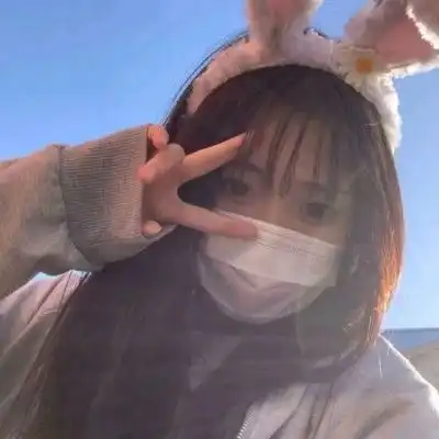  预防疫情的戴口罩文案女头像