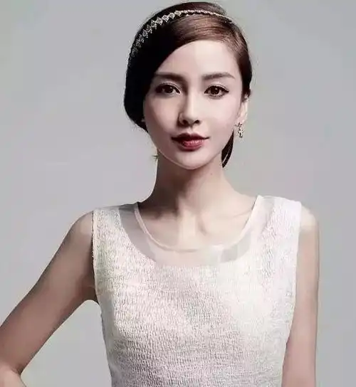  口红是女人的春药,这似乎是一个香艳的话题