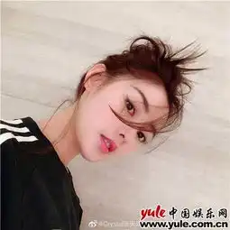  张天爱世界微笑日晒自拍明媚笑容感染力十足