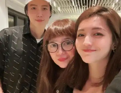  张庭刚夸女儿长得高级,丈夫前妻立马晒高颜值儿女,差距肉眼可见