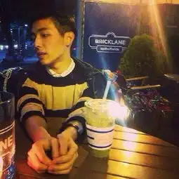  求好看点的qq头像,男,人物的不要带字的,最好是眼光高的女生来回答问题