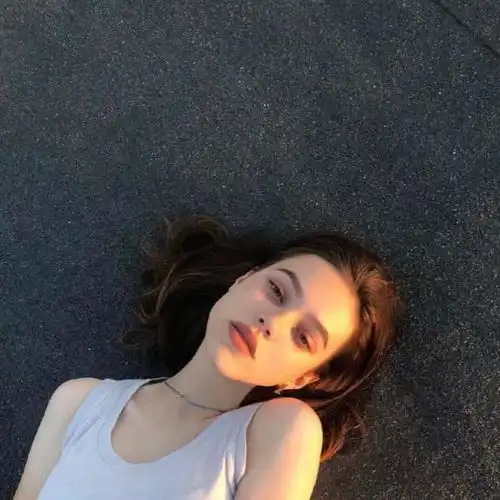  ins高级感女生头像