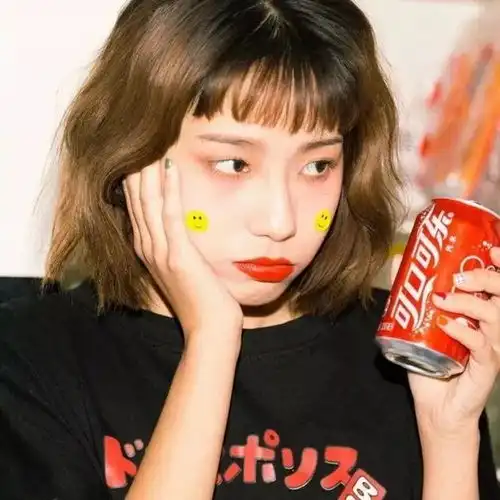 30岁女生微信头像简约气
