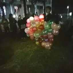 贵州民族大学男生气球告白失败却被围观女孩看上了