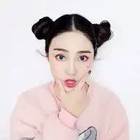  双丸子粉嫩妹子