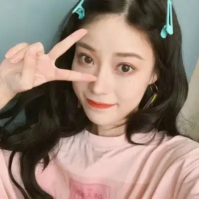  女生对你心动,会发出这3个求撩信号,同样动心的傻弟弟别假装看不见
