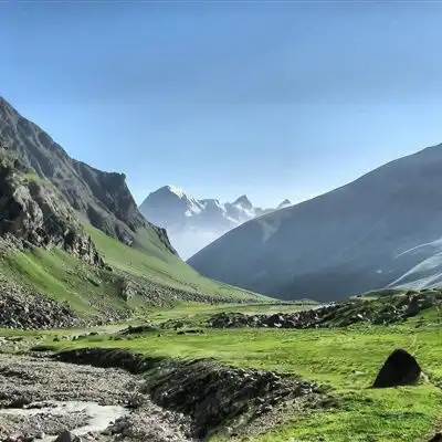  令人向往的山间小溪唯美风景微信头像图片