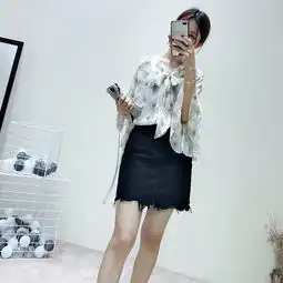  施悦名2019韩版新款清新甜美淑女花朵绑带v领喇叭袖雪纺衫