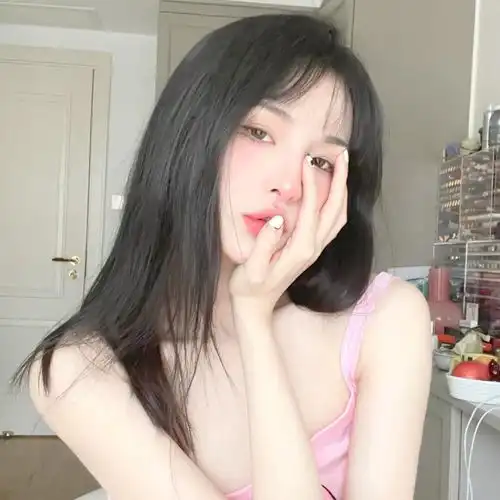  真人女生头像我总是词意不达但我真的很开心遇到你