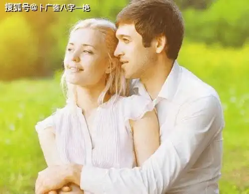  八字正官星合身的女命,虽夫妻恩爱但婆媳紧张,婚姻困局如何改变