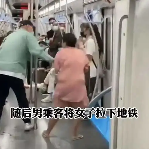  众说纷纭劝阻女子戴口罩反遭怒怼,男乘客一气之下放了大招