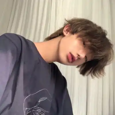  高清好看的成人帅气头像男生图片