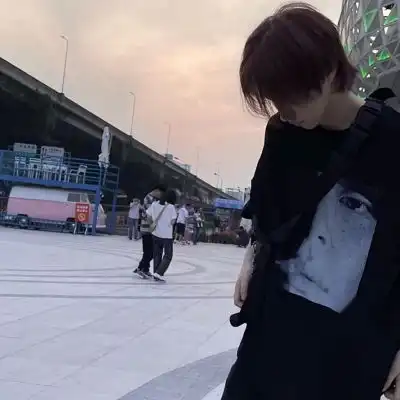  侧脸男真实头像,真实好看小哥哥照片头像2