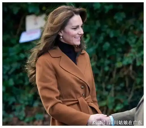  凯特王妃新公务巴掌腰让人羡慕,取下王冠依旧大气