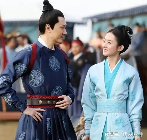  冯绍峰陪想想看病后,赵丽颖开车带娃离开,离婚后依然很爱孩子