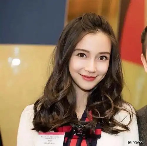  低丸子头公主头一些简单的扎发,这些发型正流行