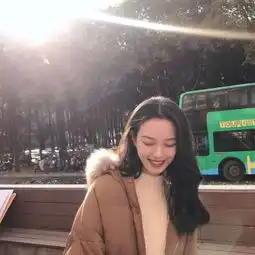 简约微笑头像女头