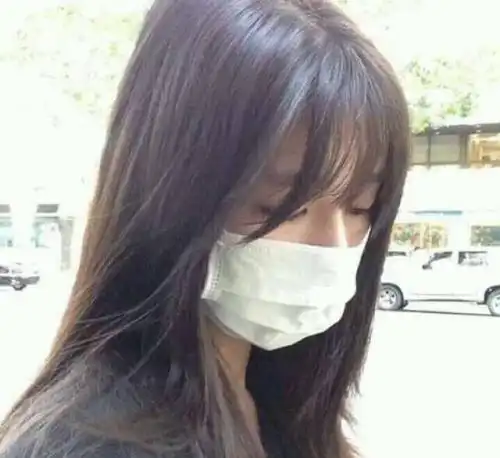  为何现在的女生都愿意戴口罩出门了是跟风还是其他原因