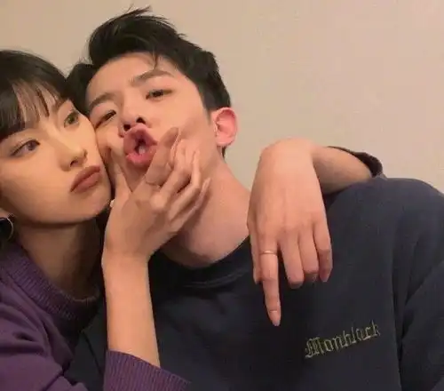 抖音上最火的情侣头像超