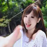  清爽脱俗女生头像