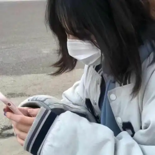 女生头像ins质感干净学