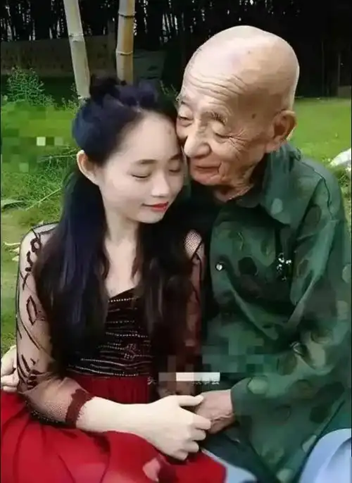  河北23岁女与父母断绝关系也要嫁80岁老人,经常晒两人照片秀恩爱