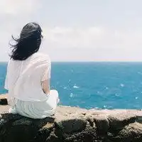  2020最火爆微信头像背影女孩