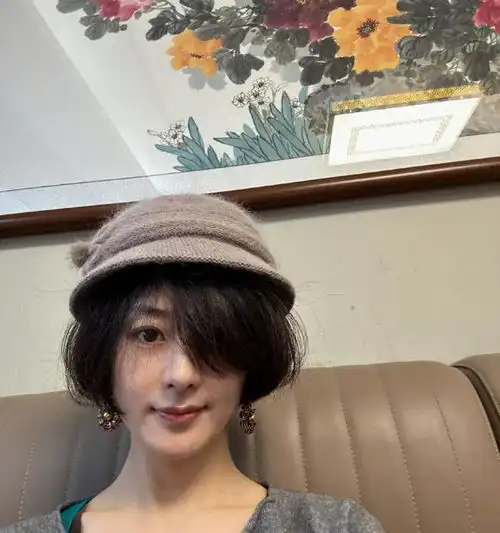  明星过年耍事多金晨豪宅跳舞,黄晓明陈凯歌一同拜妈祖