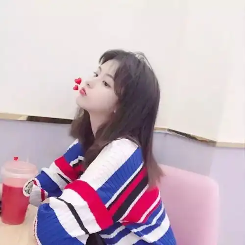  女生头像如目无别人