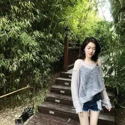  很能打的周慧敏又穿仙女裙,不会老的袁泉用皮衣高级大家一脸