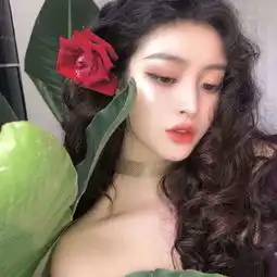  最新卷头发女生头像冷艳气质卷长发女图
