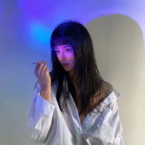  气质美女头像侧脸气质美女头像高冷侧面微信头像女生气质唯美