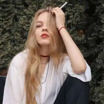  欧美风丧系女头像外国病态失恋女头像