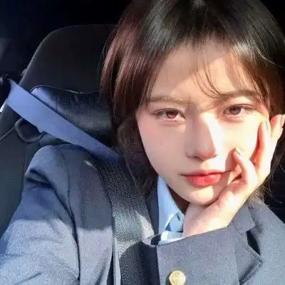 qq头像女生可爱萌 侧脸