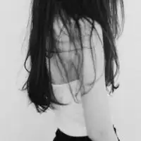  女生侧面头像不露脸背景白色